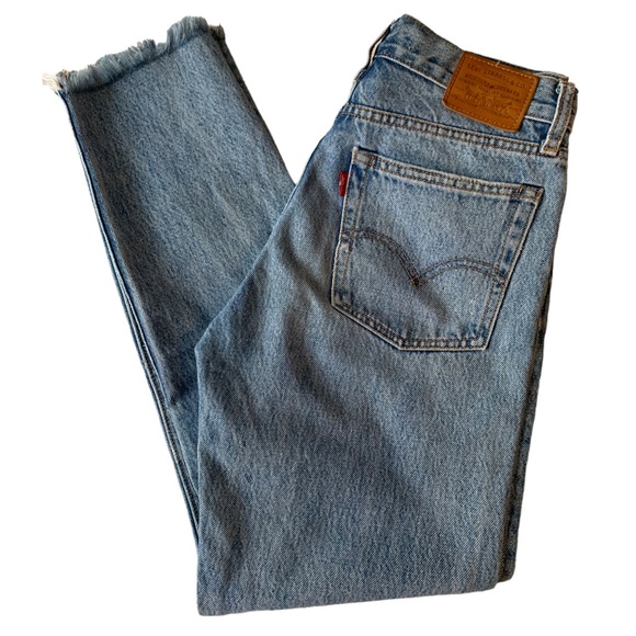 Levi’s: Wedgie The Icon Straight Jeans (Light Wash) - Picture 2 of 7